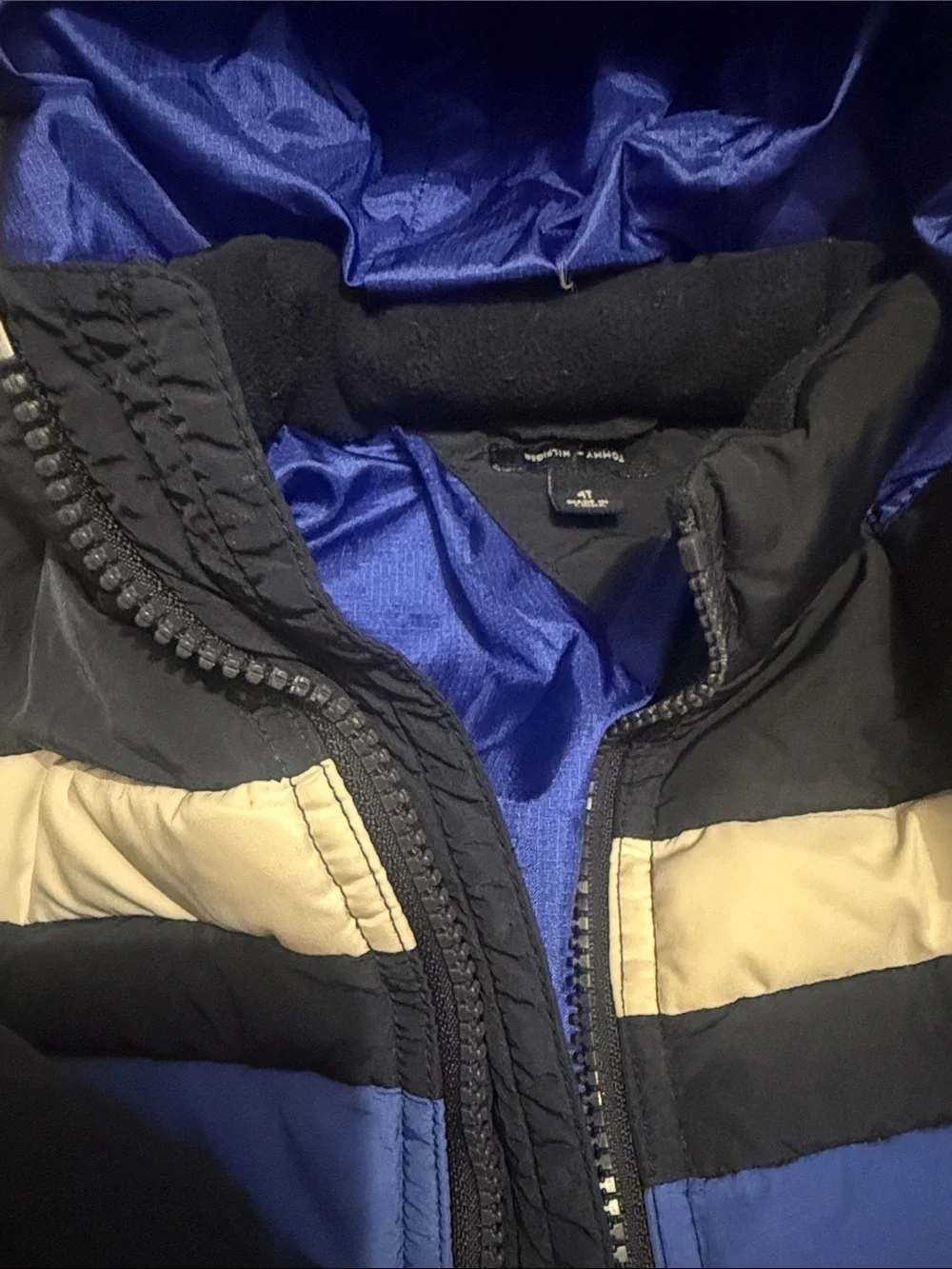 Tommy Hilfiger Navy Puffer Jacket with Blue Lining and Cream Stripe